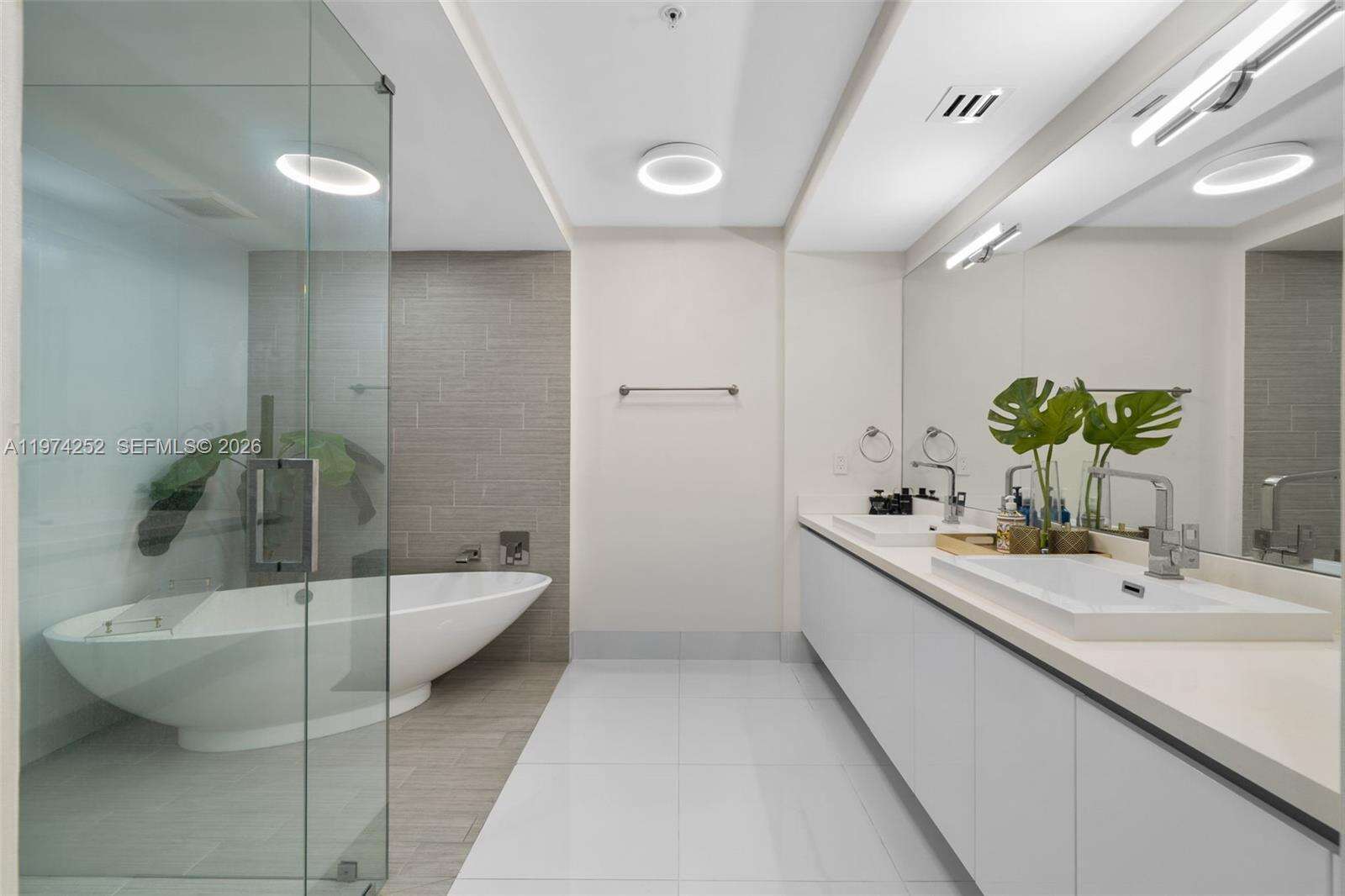 PARQUE TOWERS - 300 Sunny Isles Blvd, Sunny Isles Beach, FL 33160 | Picture 26