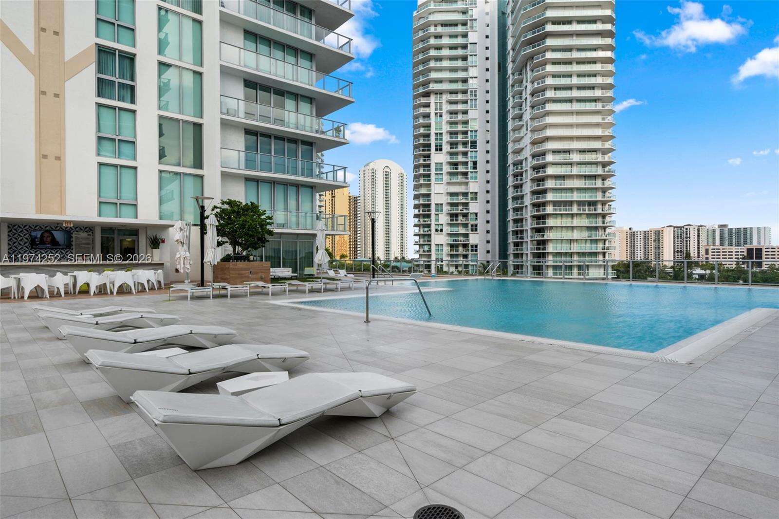PARQUE TOWERS - 300 Sunny Isles Blvd, Sunny Isles Beach, FL 33160 | Picture 35