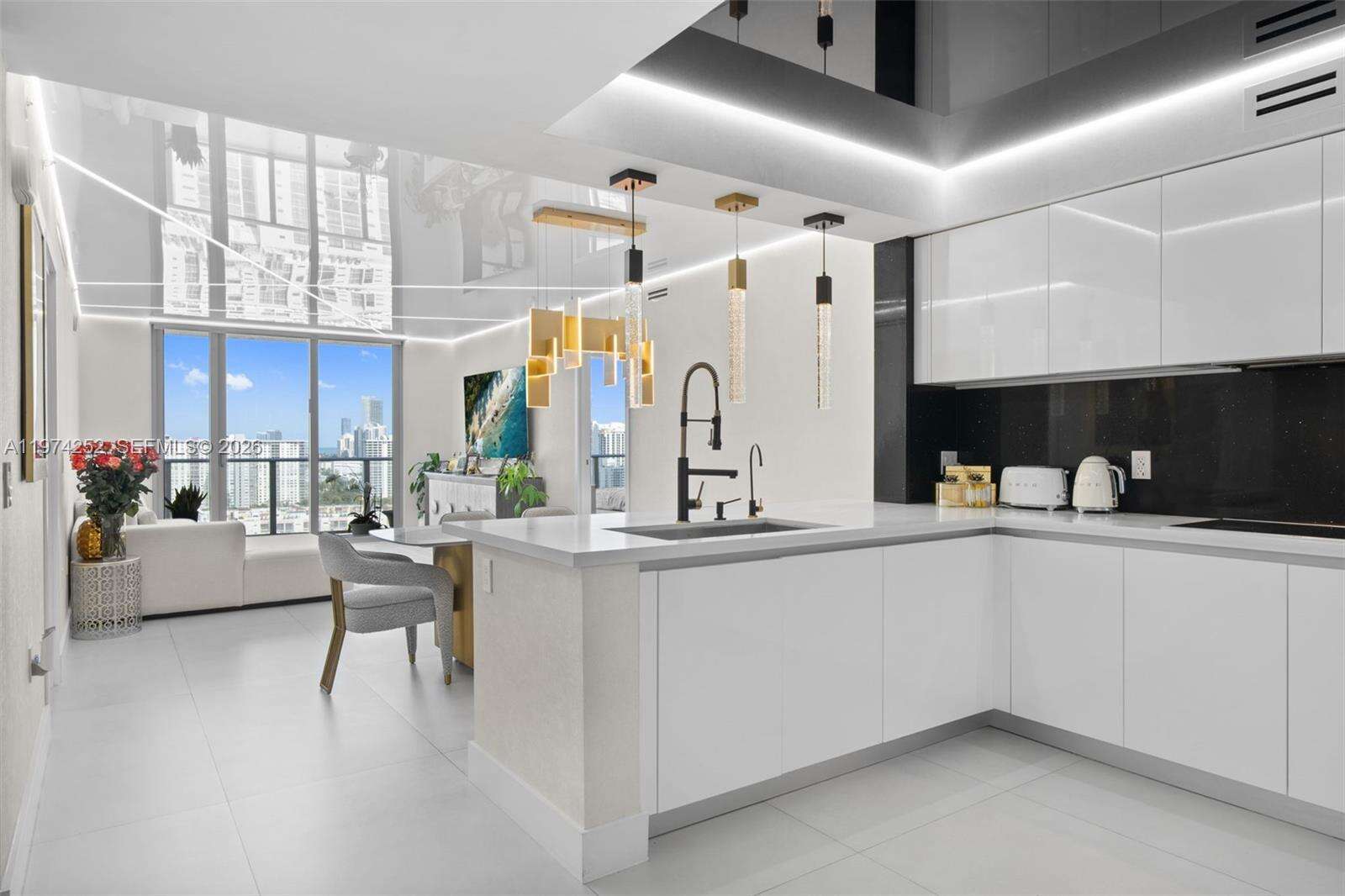 PARQUE TOWERS - 300 Sunny Isles Blvd, Sunny Isles Beach, FL 33160 | Picture 9