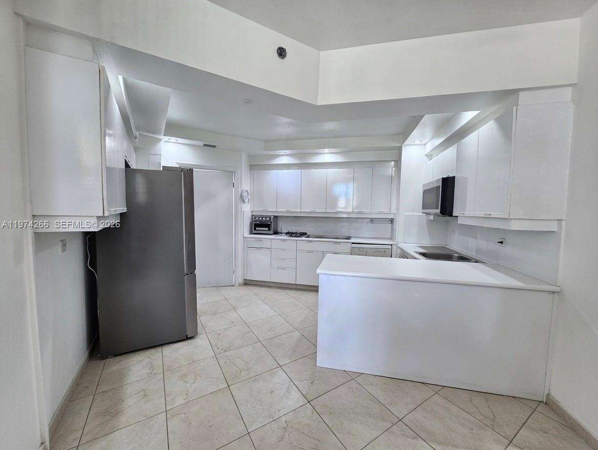 2000 Williams Island at 2000 Island Blvd, Aventura, FL 33160 - For Sale photo 6