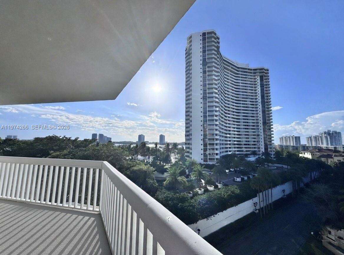 2000 Williams Island at 2000 Island Blvd, Aventura, FL 33160 - For Sale photo 9