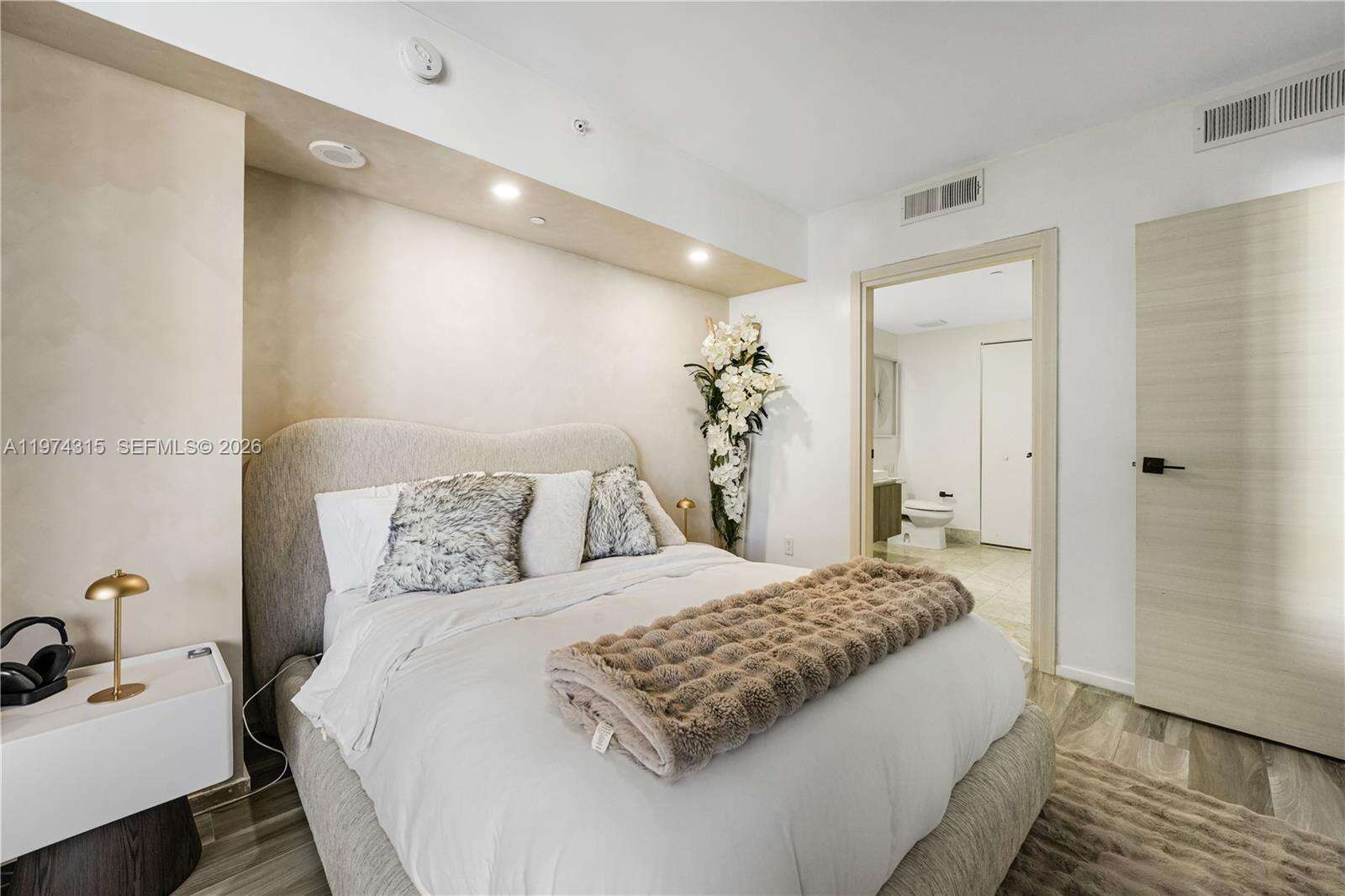 Sls Lux at 801 Miami Ave, Miami, FL 33130 - For Sale photo 14