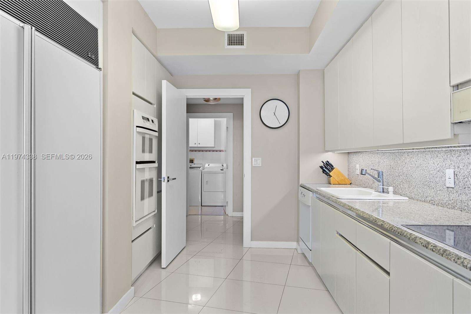 MAJESTIC TOWER AT BAL HARBOUR - 9601 Collins Ave, Bal Harbour, FL 33154 | Picture 17