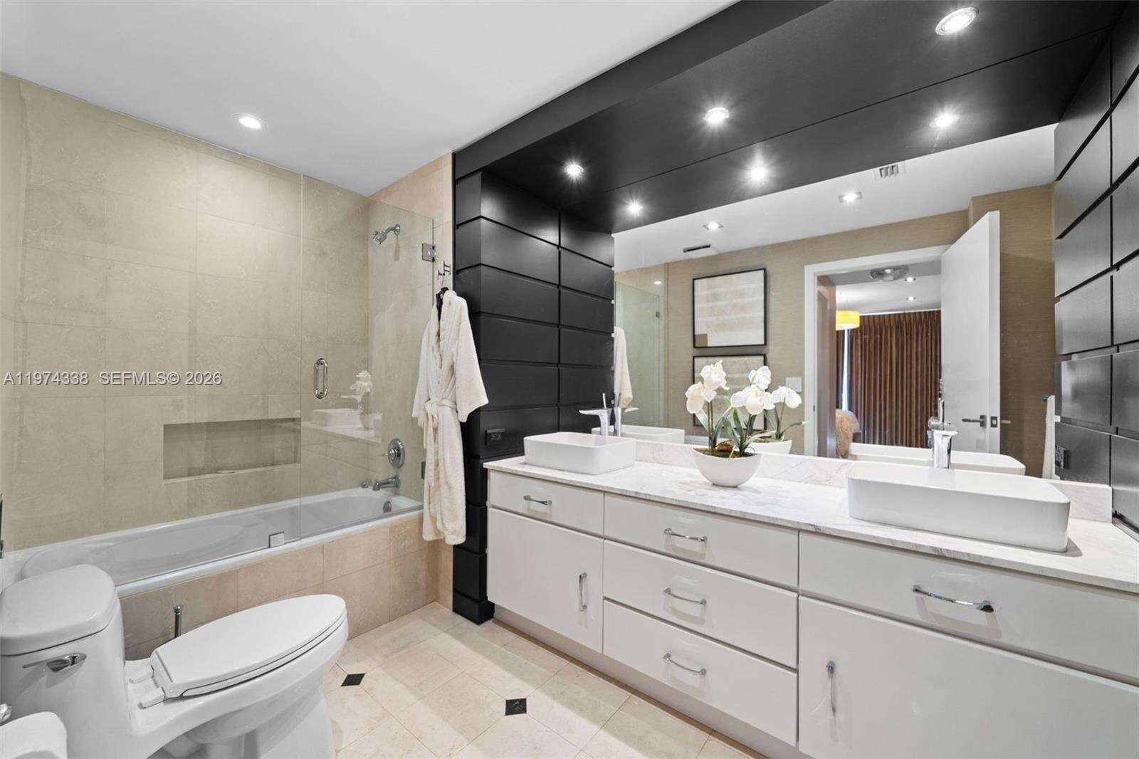 MAJESTIC TOWER AT BAL HARBOUR - 9601 Collins Ave, Bal Harbour, FL 33154 | Picture 22