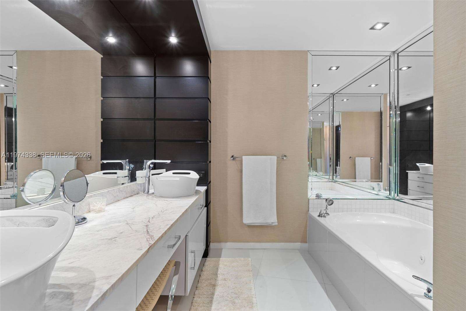 MAJESTIC TOWER AT BAL HARBOUR - 9601 Collins Ave, Bal Harbour, FL 33154 | Picture 23