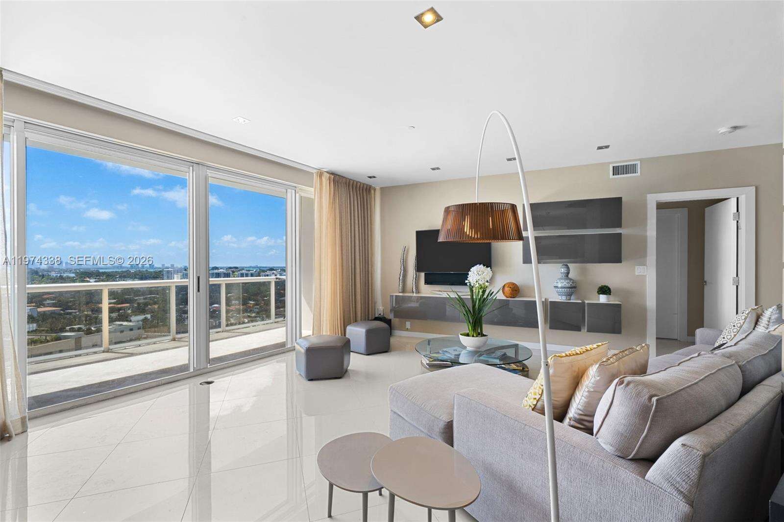 MAJESTIC TOWER AT BAL HARBOUR - 9601 Collins Ave, Bal Harbour, FL 33154 | Picture 7