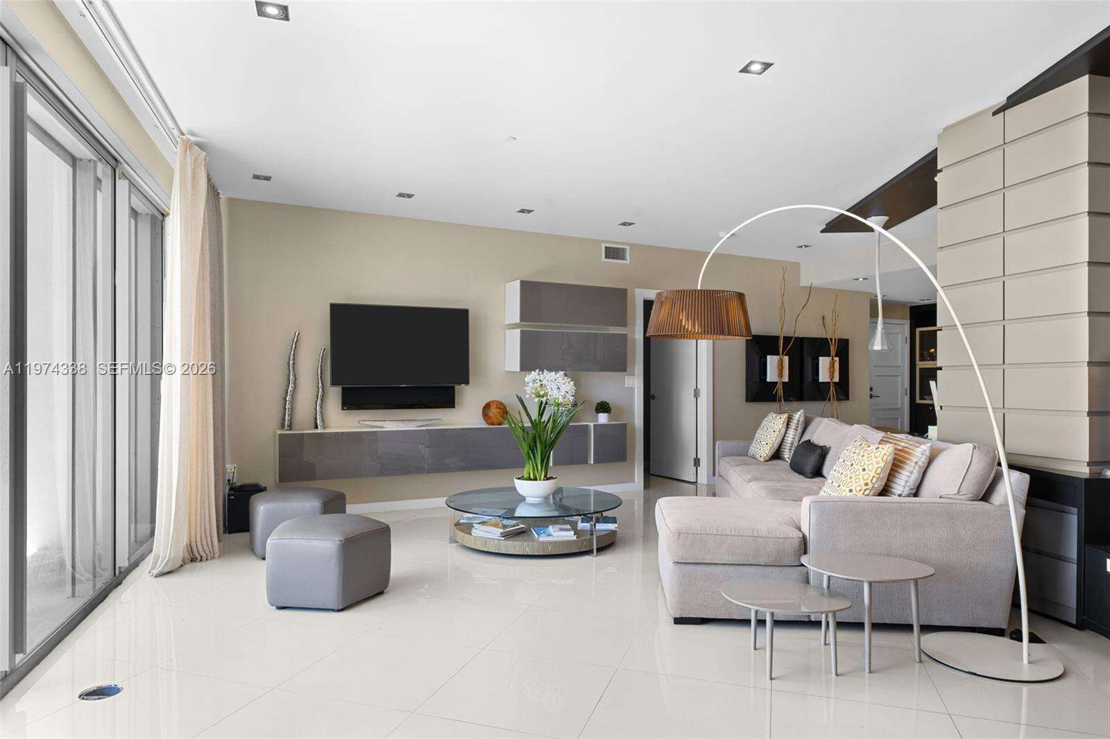 MAJESTIC TOWER AT BAL HARBOUR - 9601 Collins Ave, Bal Harbour, FL 33154 | Picture 9