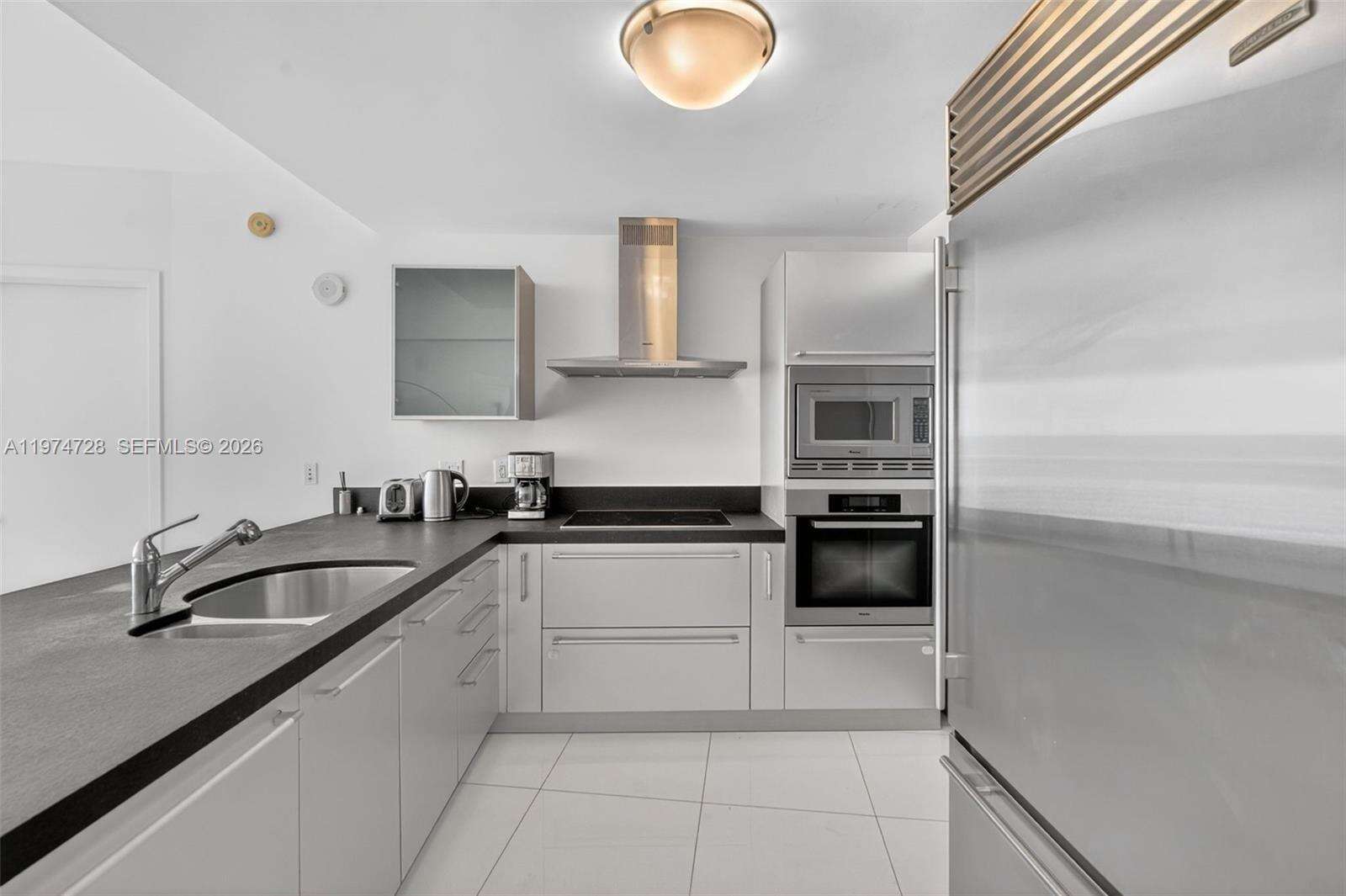 Trump Royale at 18201 Collins Ave, Sunny Isles Beach, FL 33160 - For Sale photo 3