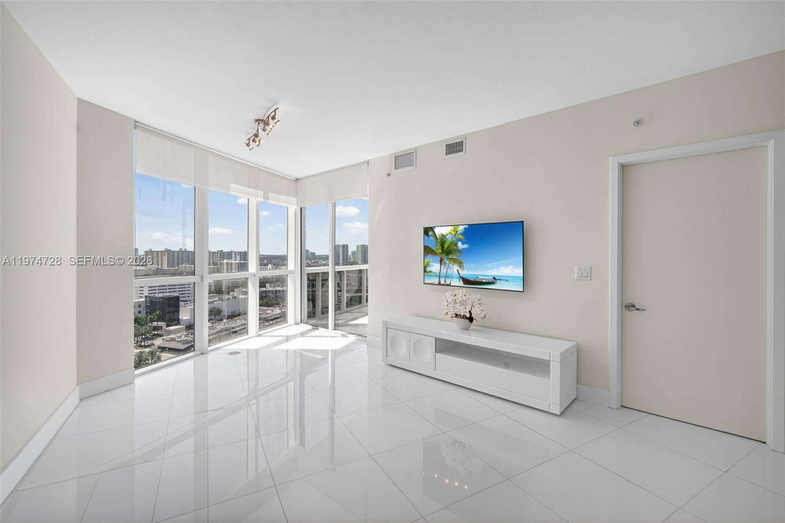 Trump Royale at 18201 Collins Ave, Sunny Isles Beach, FL 33160 - For Sale photo 32