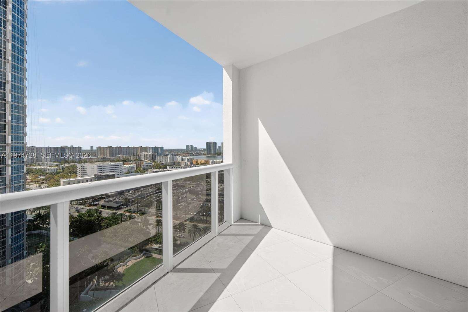 Trump Royale at 18201 Collins Ave, Sunny Isles Beach, FL 33160 - For Sale photo 9