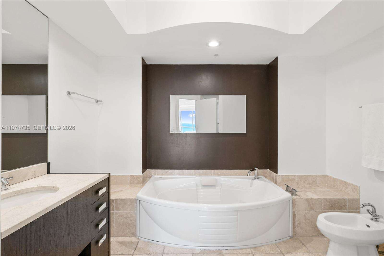 TRUMP ROYALE - 18201 Collins Ave, Sunny Isles Beach, FL 33160 | Picture 17