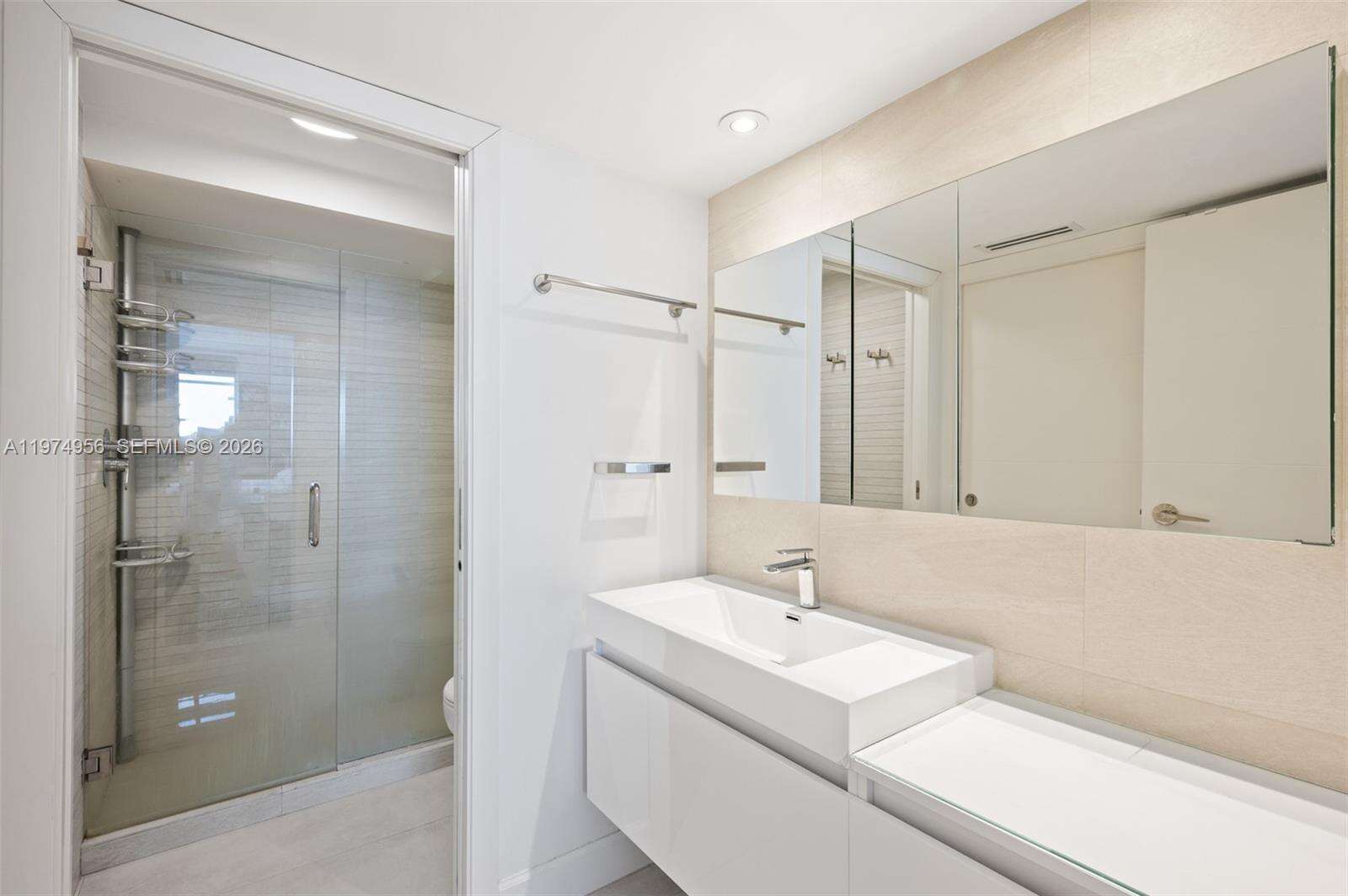 Brickell Bay Club at 2333 Brickell Ave, Miami, FL 33129 - For Sale photo 15