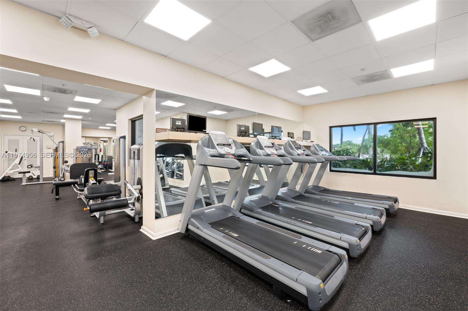 Brickell Bay Club at 2333 Brickell Ave, Miami, FL 33129 - For Sale photo 21