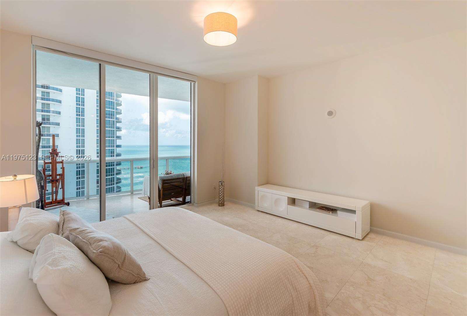TDR TOWER II - 15901 Collins Ave, Sunny Isles Beach, FL 33160 | Picture 4