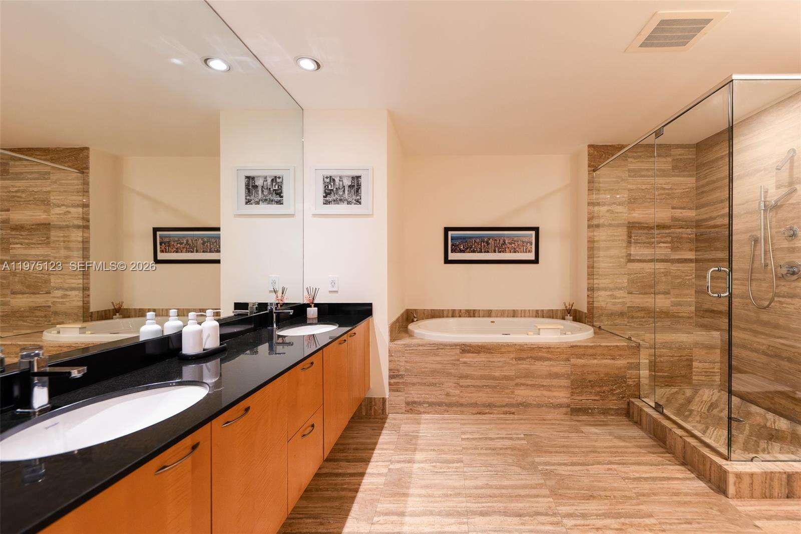 TDR TOWER II - 15901 Collins Ave, Sunny Isles Beach, FL 33160 | Picture 5