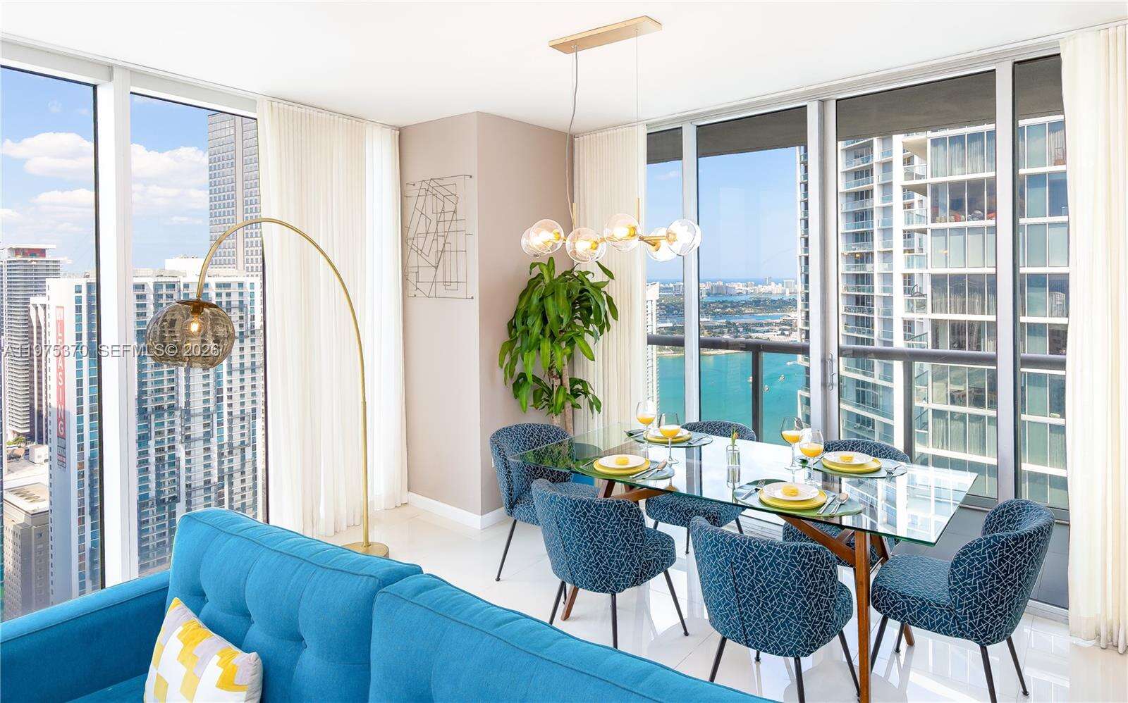 ICON BRICKELL CONDO NO 3 - 485 Brickell Ave, Miami, FL 33131 | Picture 3
