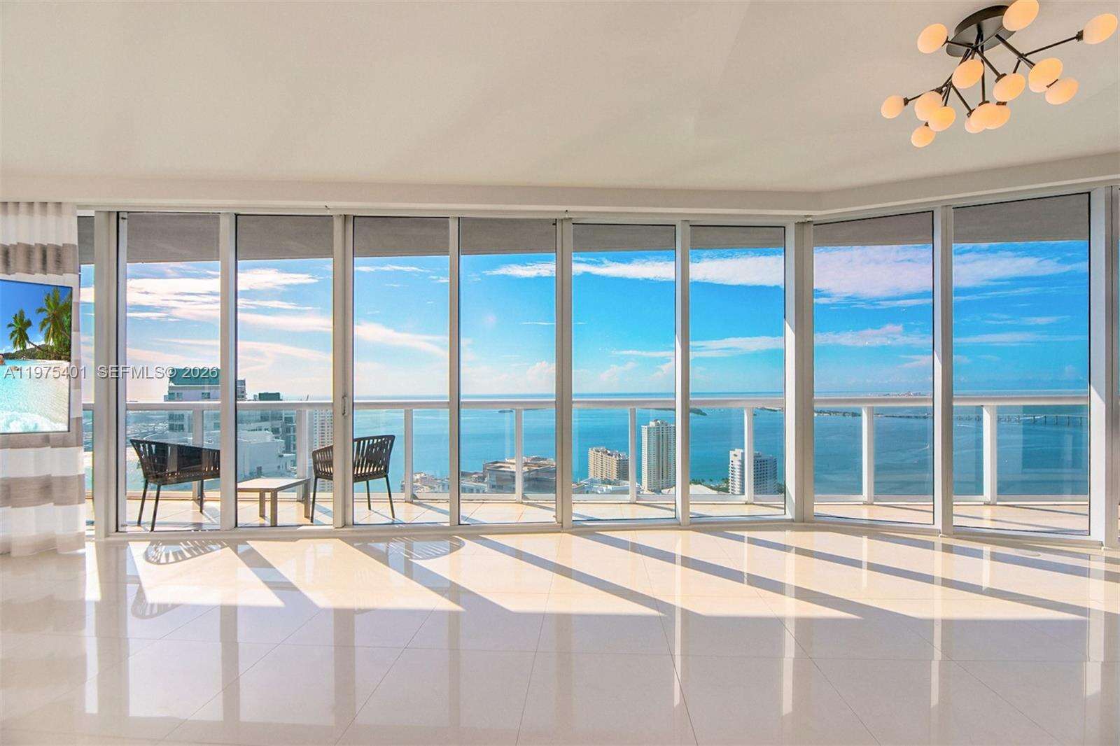 ICONBRICKELL CONDO NO 1 - 465 Brickell Ave, Miami, FL 33131 | Picture 2