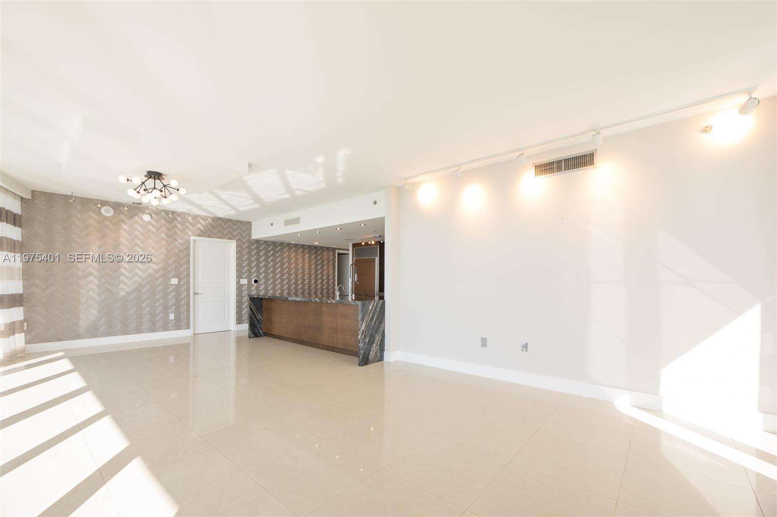 ICONBRICKELL CONDO NO 1 - 465 Brickell Ave, Miami, FL 33131 | Picture 11
