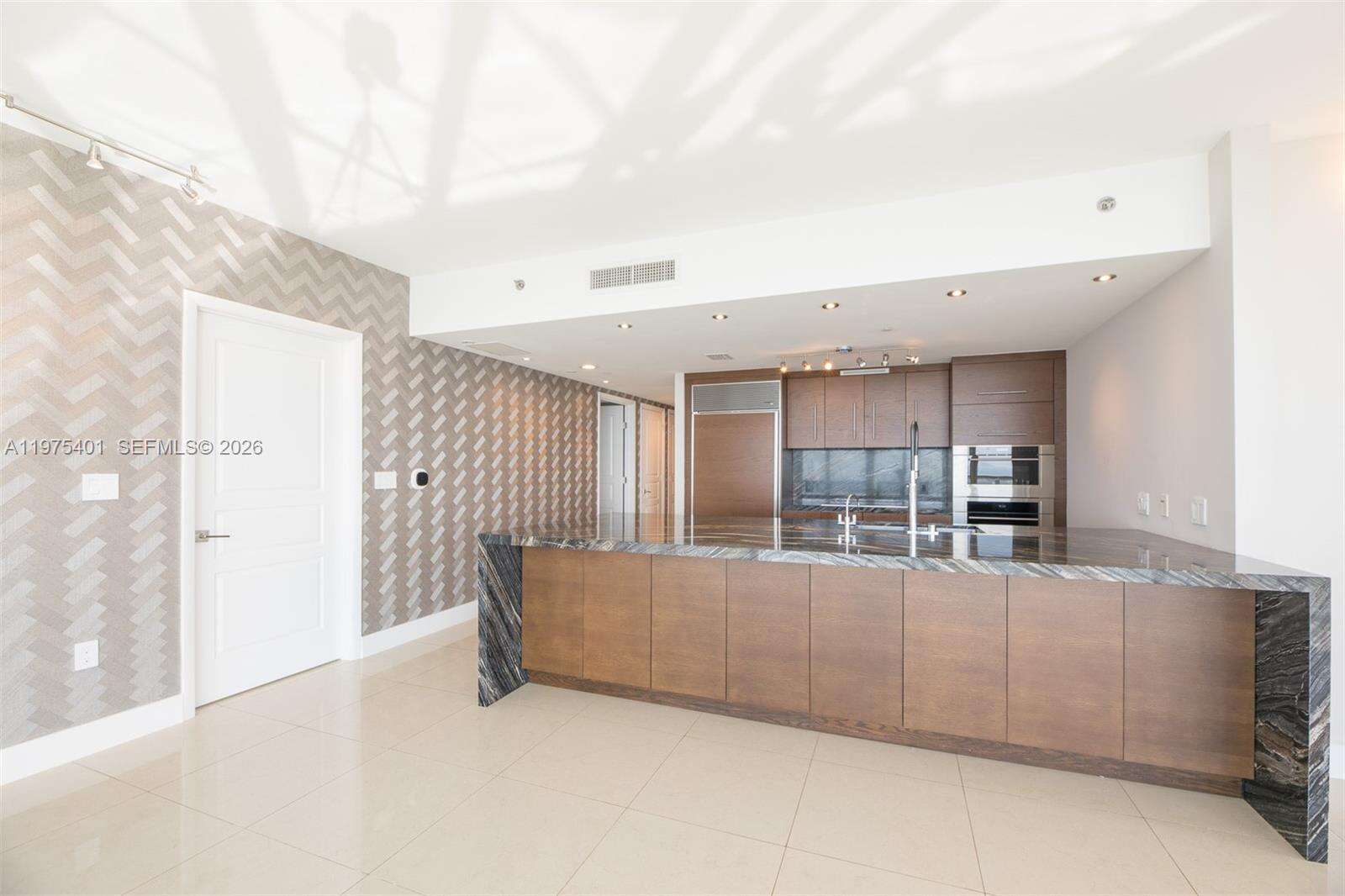 ICONBRICKELL CONDO NO 1 - 465 Brickell Ave, Miami, FL 33131 | Picture 12