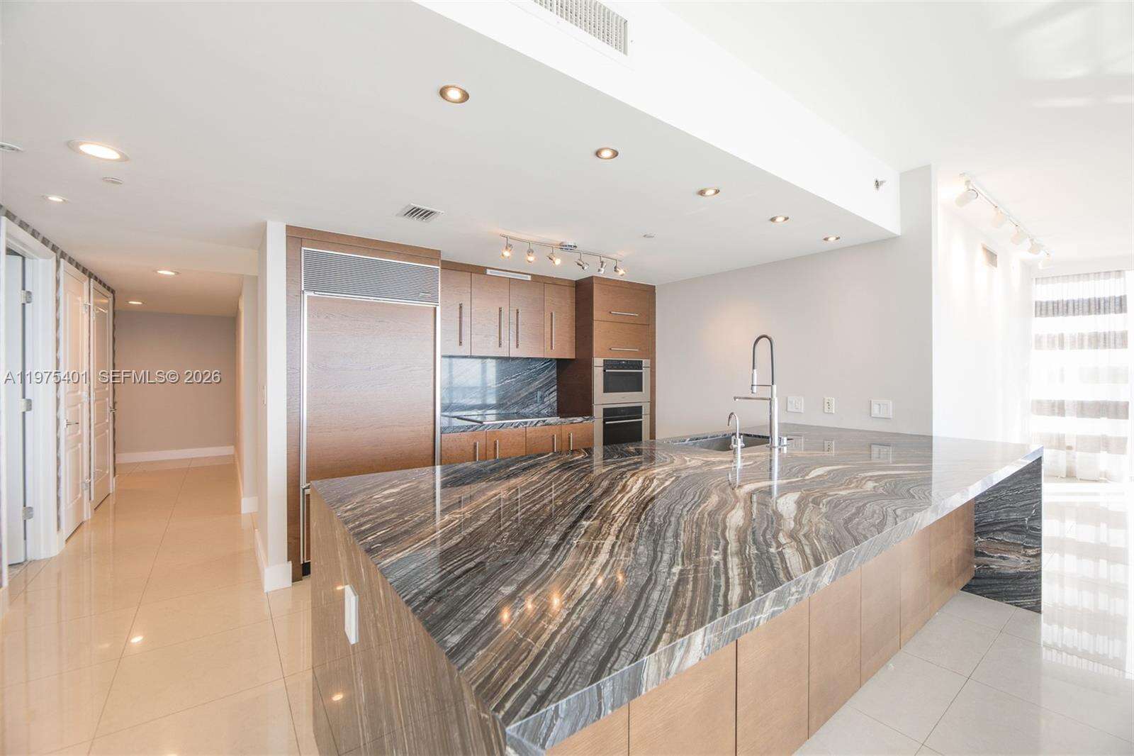 ICONBRICKELL CONDO NO 1 - 465 Brickell Ave, Miami, FL 33131 | Picture 13