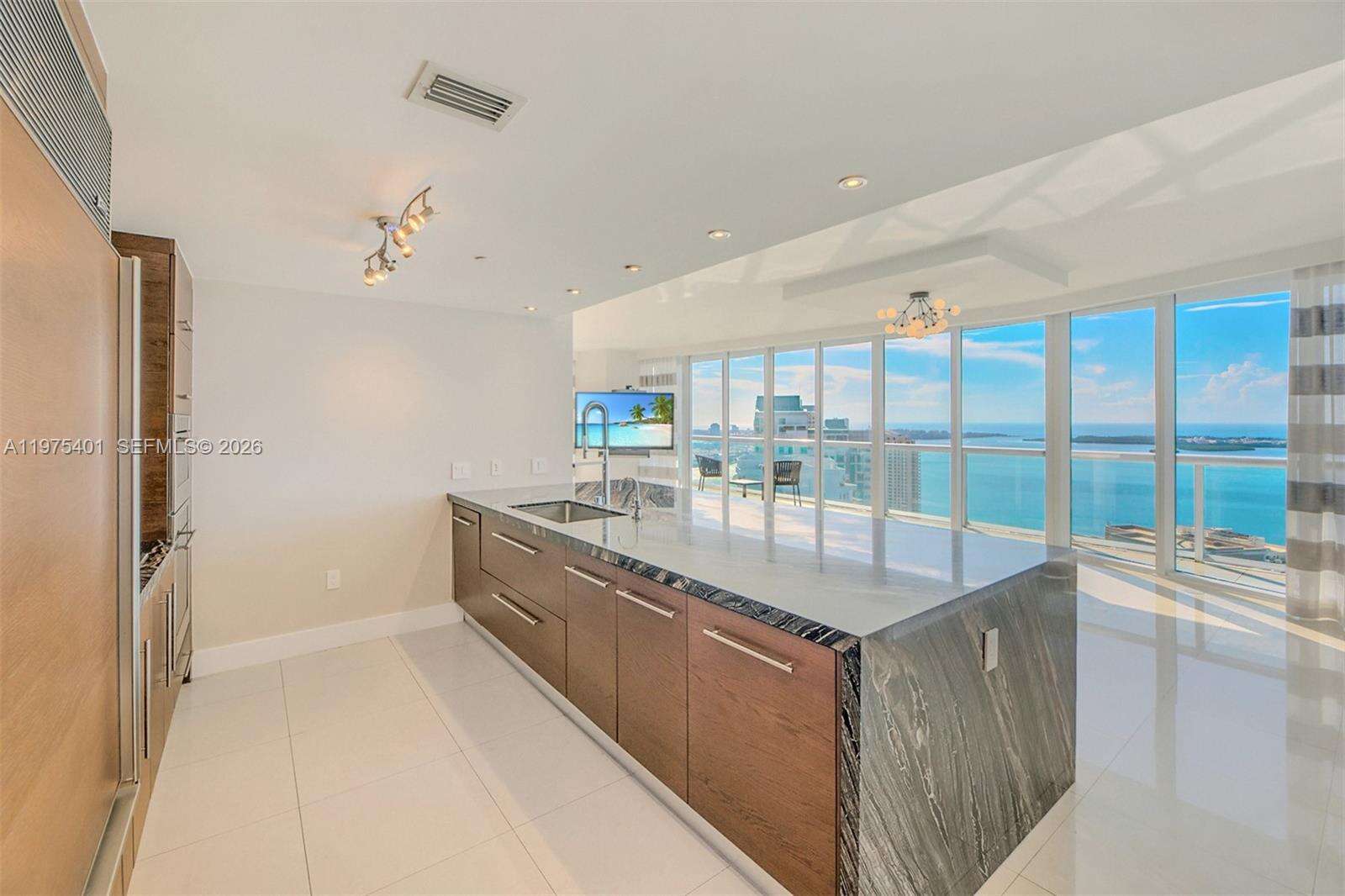 ICONBRICKELL CONDO NO 1 - 465 Brickell Ave, Miami, FL 33131 | Picture 15