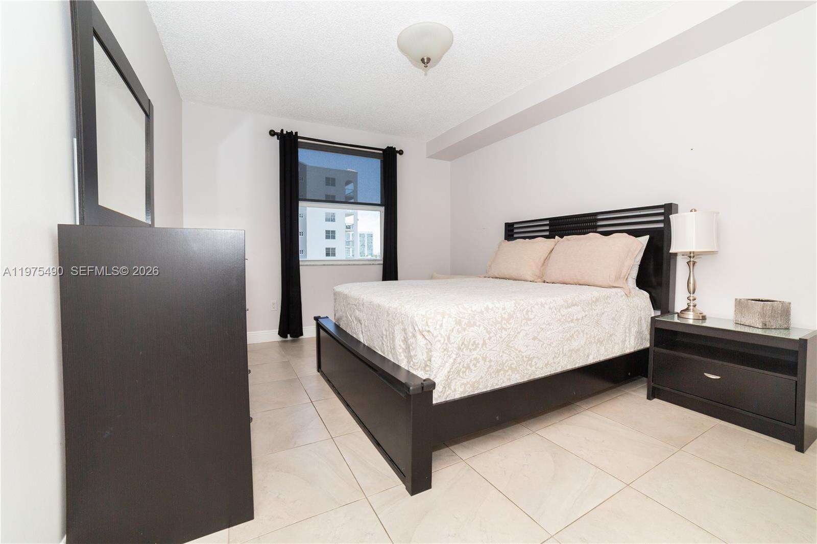 Porto Bellagio at 17100 Bay Rd, Sunny Isles Beach, FL 33160 - For Sale photo 18