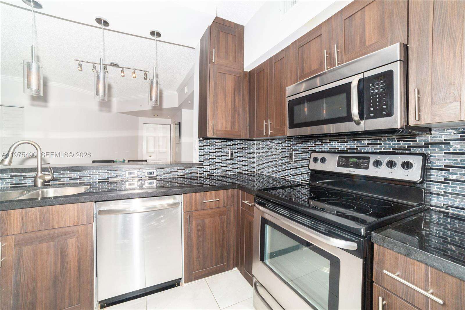 Porto Bellagio at 17100 Bay Rd, Sunny Isles Beach, FL 33160 - For Sale photo 4