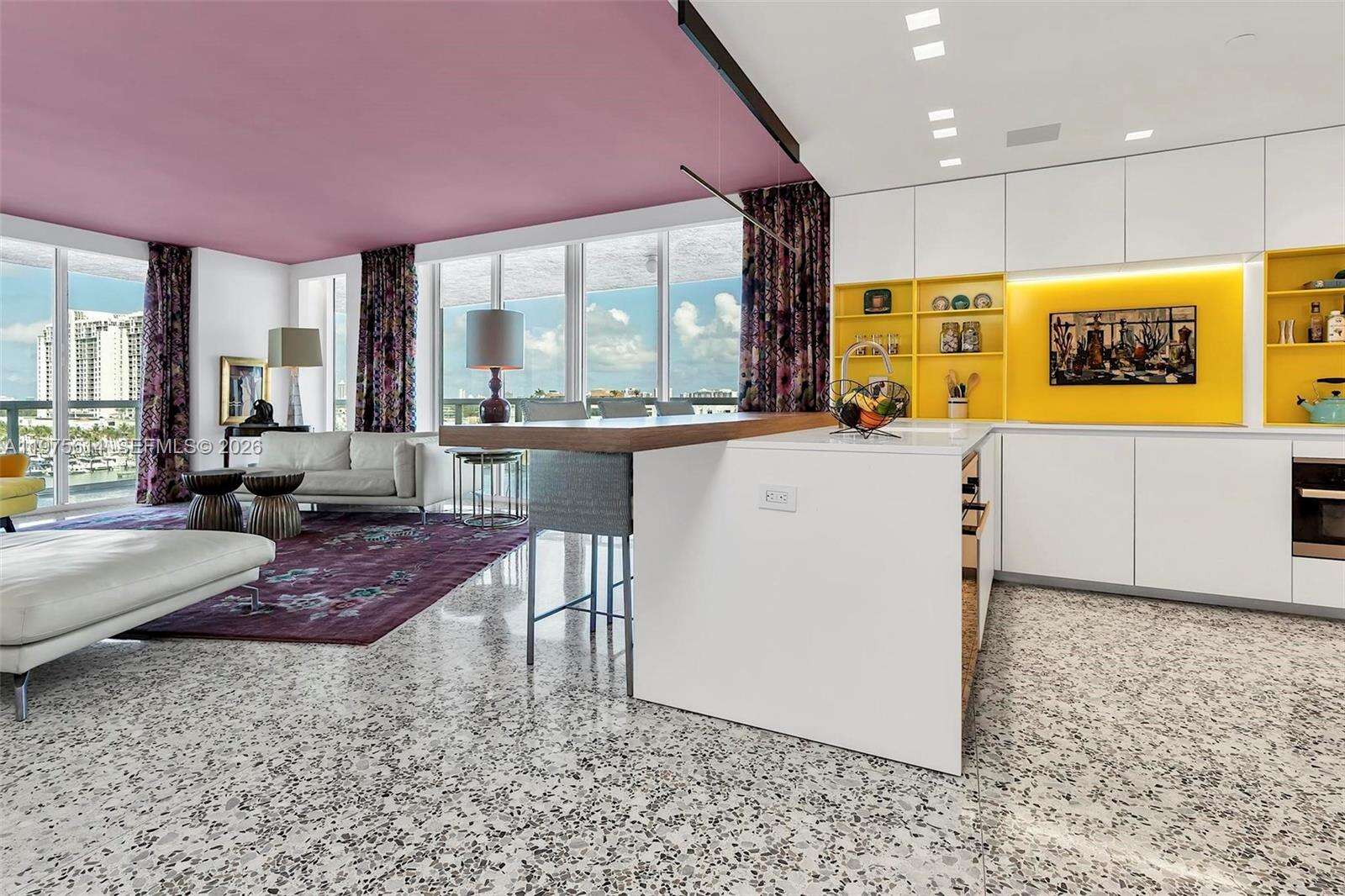 THE GRAND VENETIAN - 10 Venetian Way, Miami Beach, FL 33139 | Picture 5