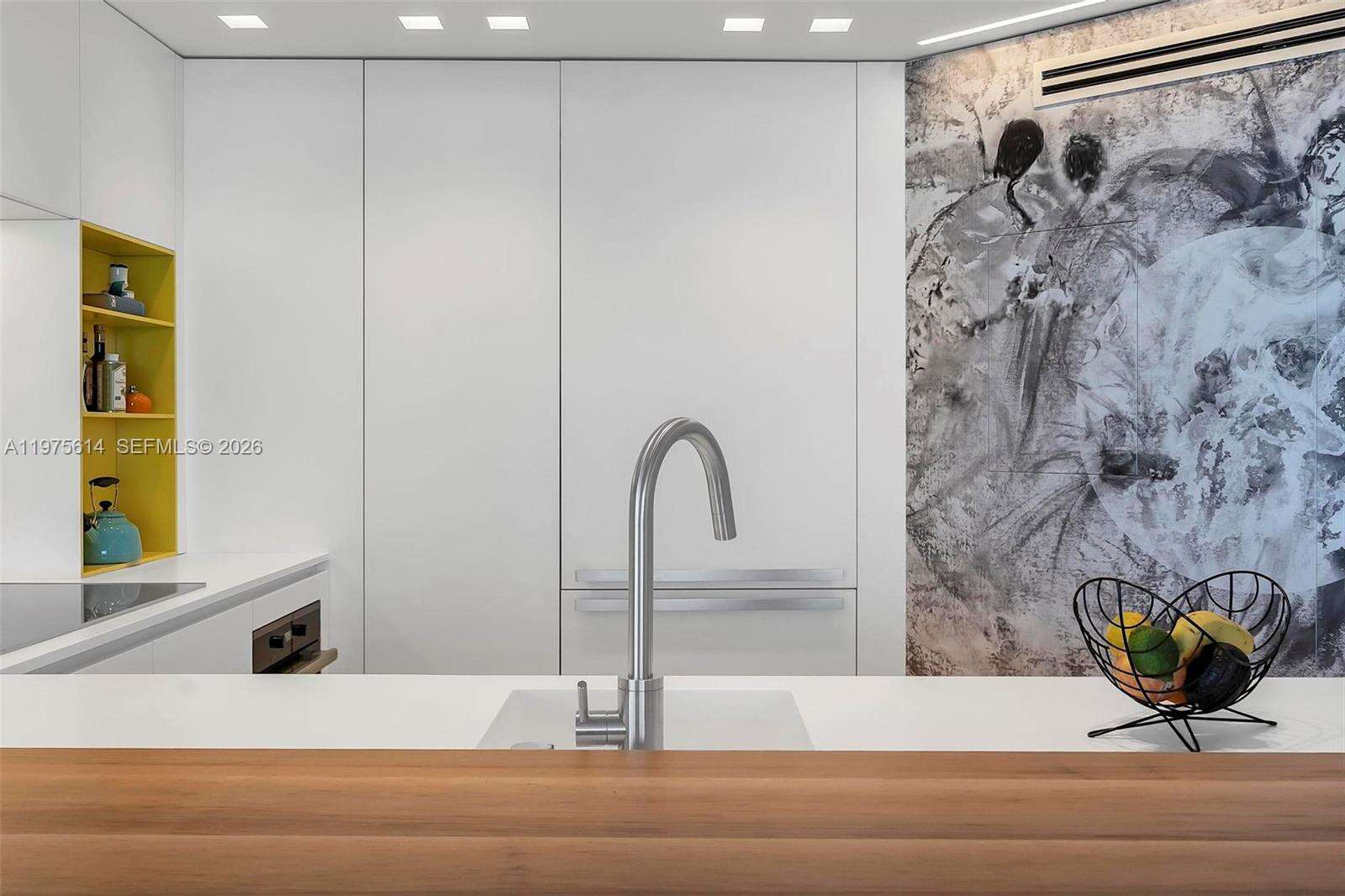 THE GRAND VENETIAN - 10 Venetian Way, Miami Beach, FL 33139 | Picture 9