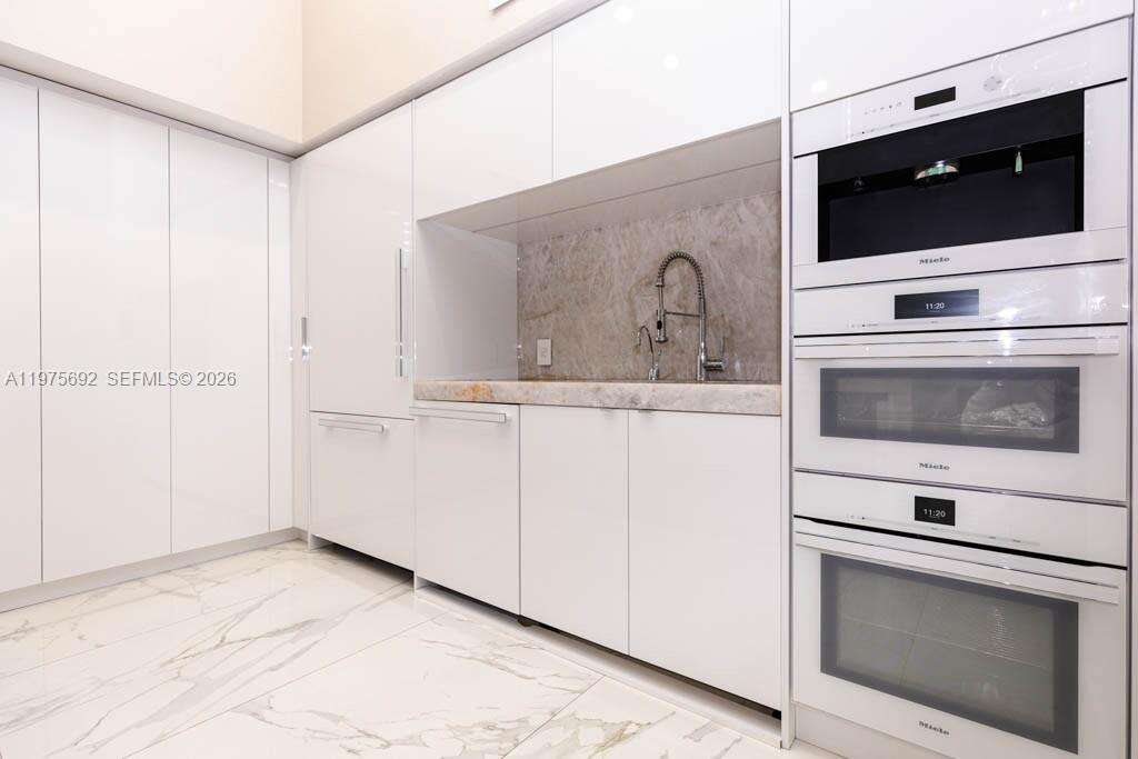 BEACH CLUB THREE - 1800 Ocean Dr, Hallandale Beach, FL 33009 | Picture 22