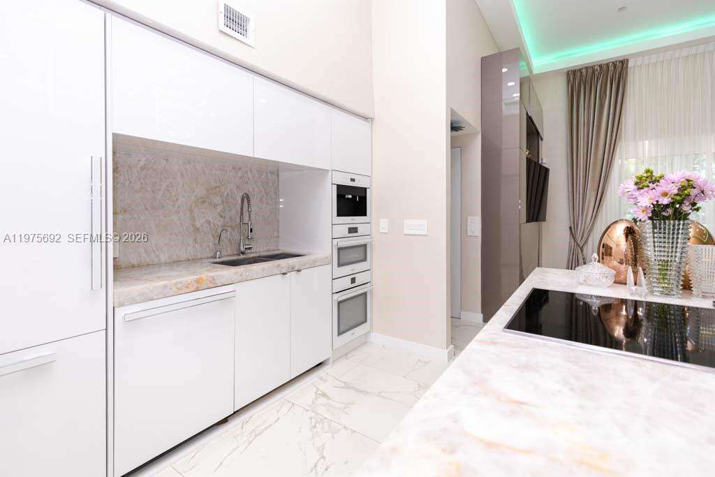 BEACH CLUB THREE - 1800 Ocean Dr, Hallandale Beach, FL 33009 | Picture 23