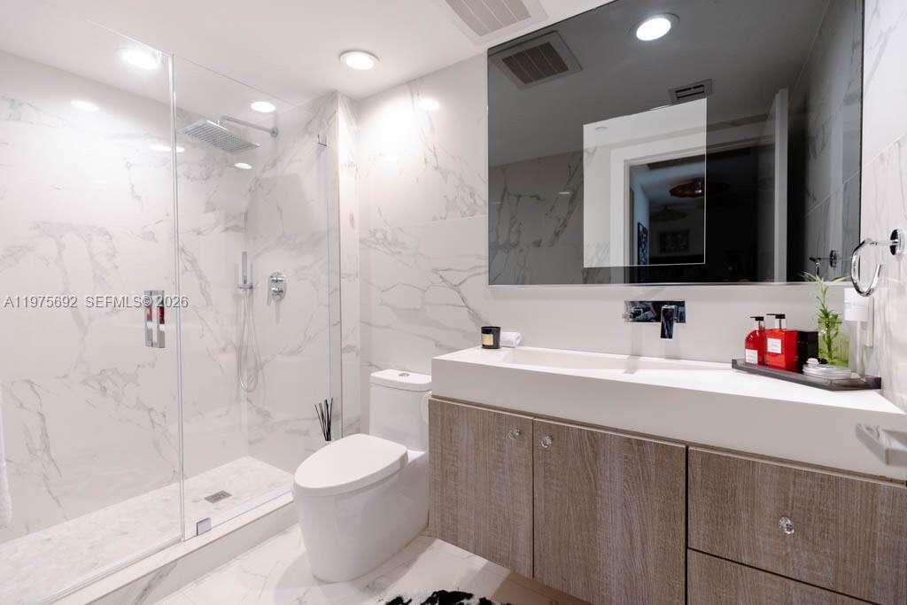 BEACH CLUB THREE - 1800 Ocean Dr, Hallandale Beach, FL 33009 | Picture 59