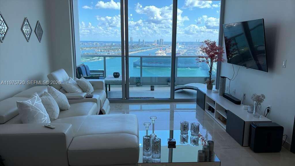 900 Biscayne at 900 Biscayne Blvd, Miami, FL 33132 - For Sale photo 8