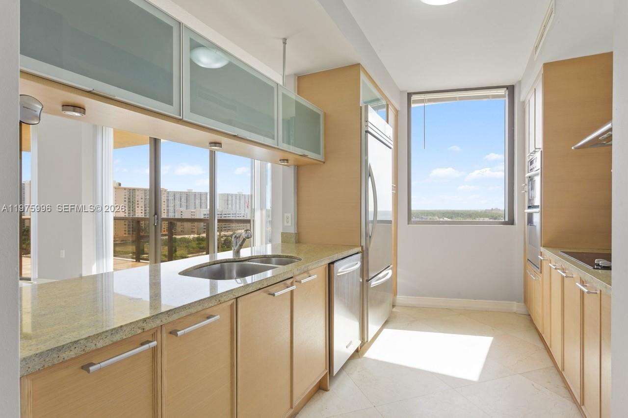 SAYAN - 16275 Collins Ave, Sunny Isles Beach, FL 33160 | Picture 2