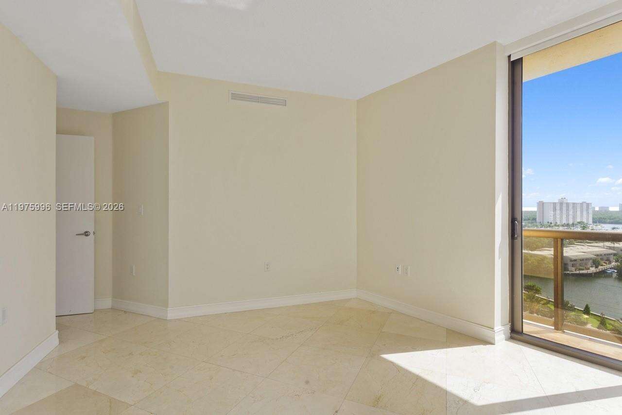 SAYAN - 16275 Collins Ave, Sunny Isles Beach, FL 33160 | Picture 5