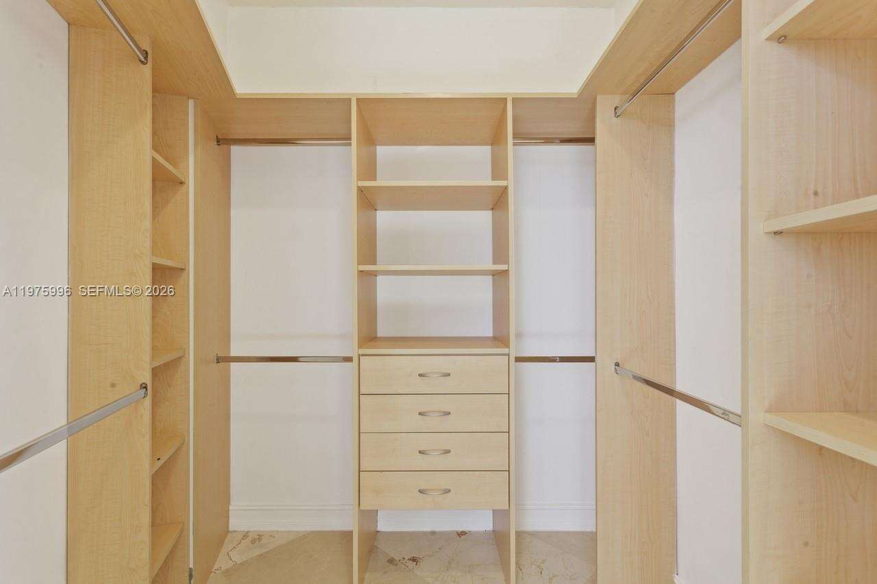 SAYAN - 16275 Collins Ave, Sunny Isles Beach, FL 33160 | Picture 6