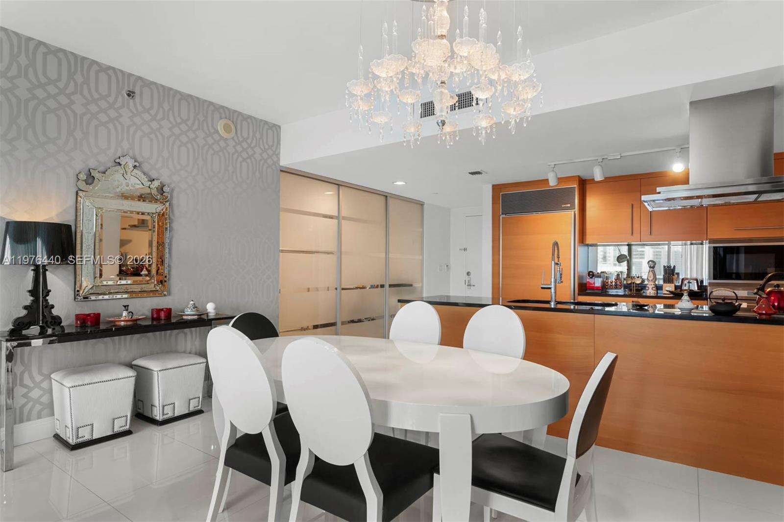 Icon Brickell 2 at 495 Brickell Ave, Miami, FL 33131 - For Sale photo 2