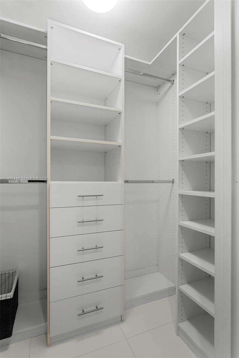 Icon Brickell 2 at 495 Brickell Ave, Miami, FL 33131 - For Sale photo 19
