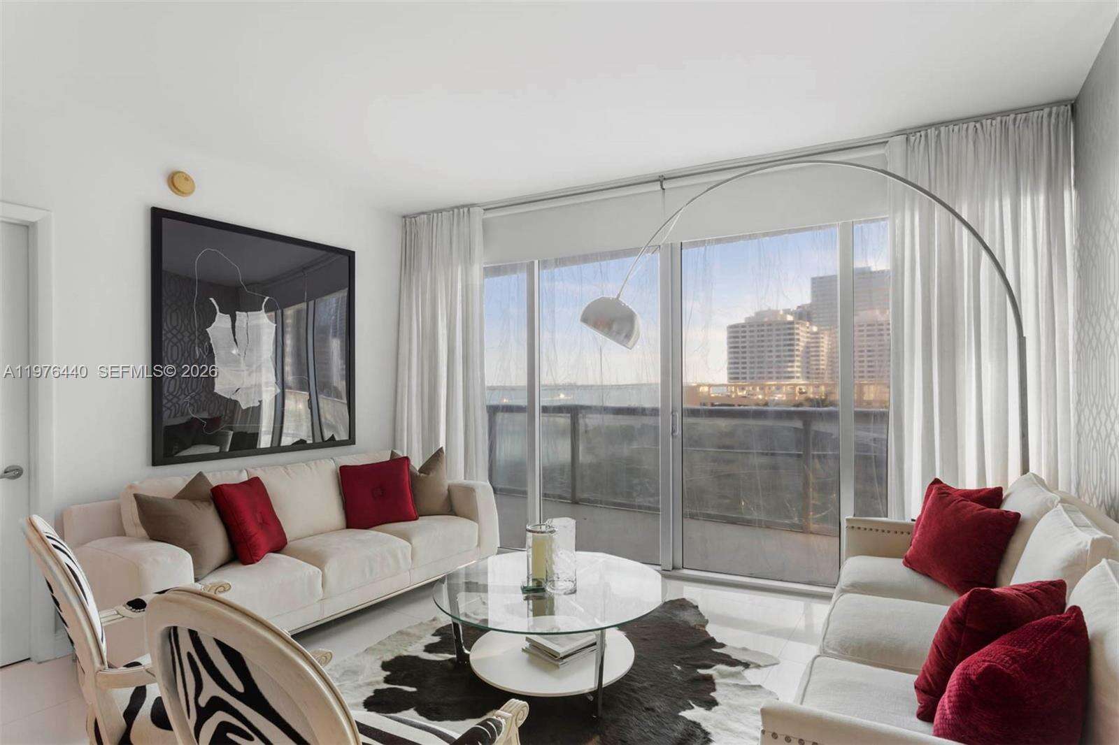 Icon Brickell 2 at 495 Brickell Ave, Miami, FL 33131 - For Sale photo 3