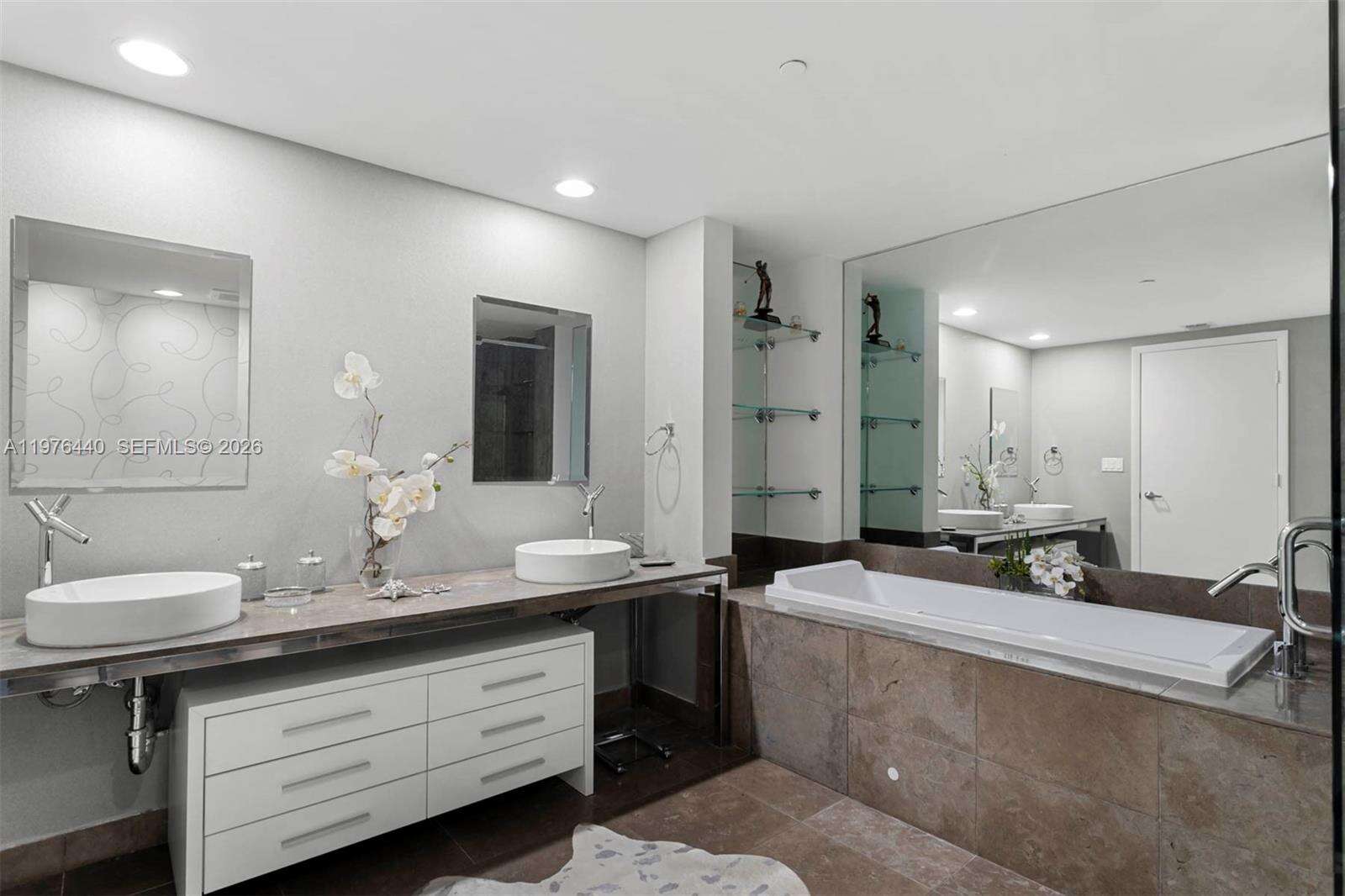 Icon Brickell 2 at 495 Brickell Ave, Miami, FL 33131 - For Sale photo 25