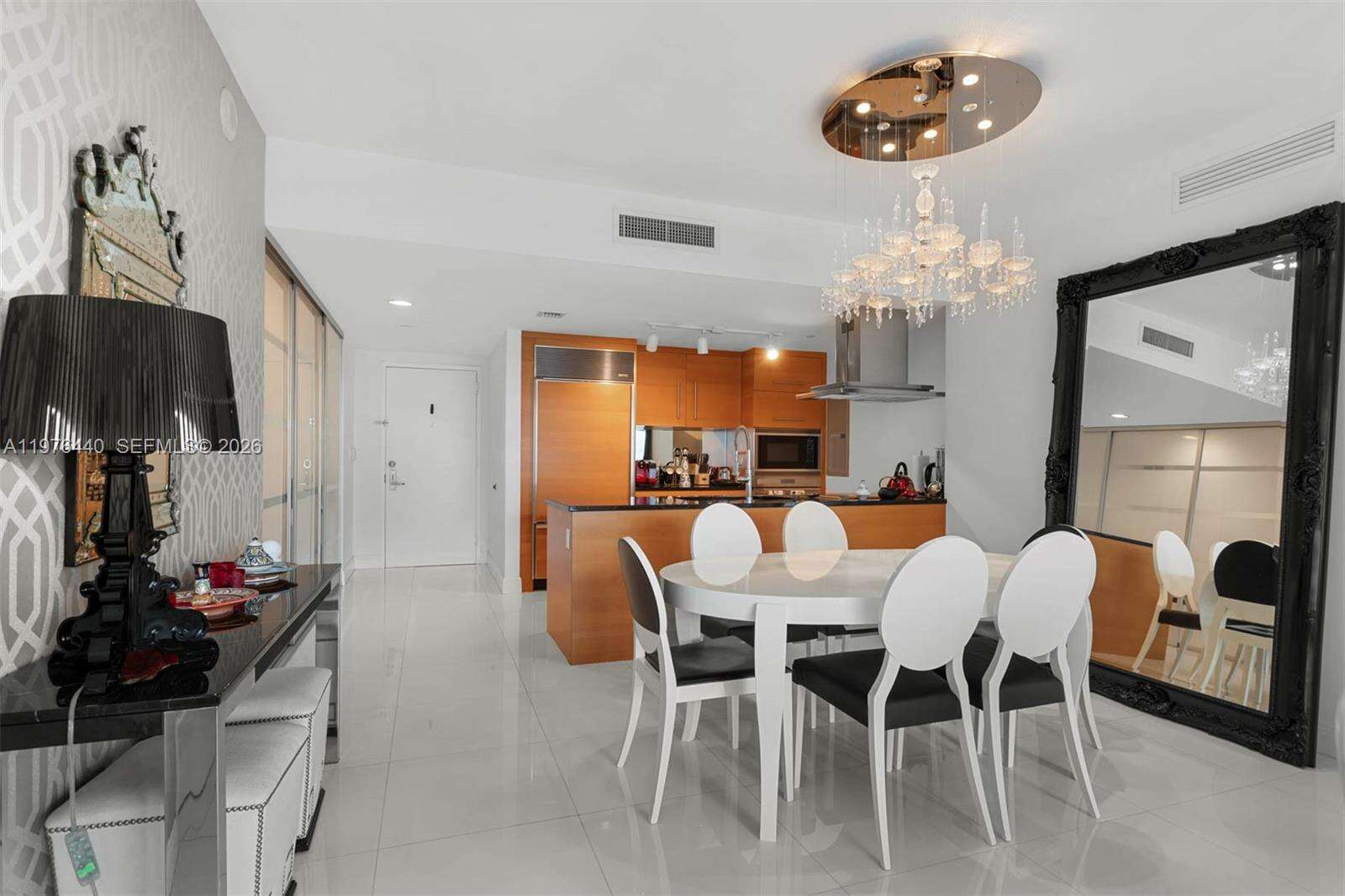 Icon Brickell 2 at 495 Brickell Ave, Miami, FL 33131 - For Sale photo 6