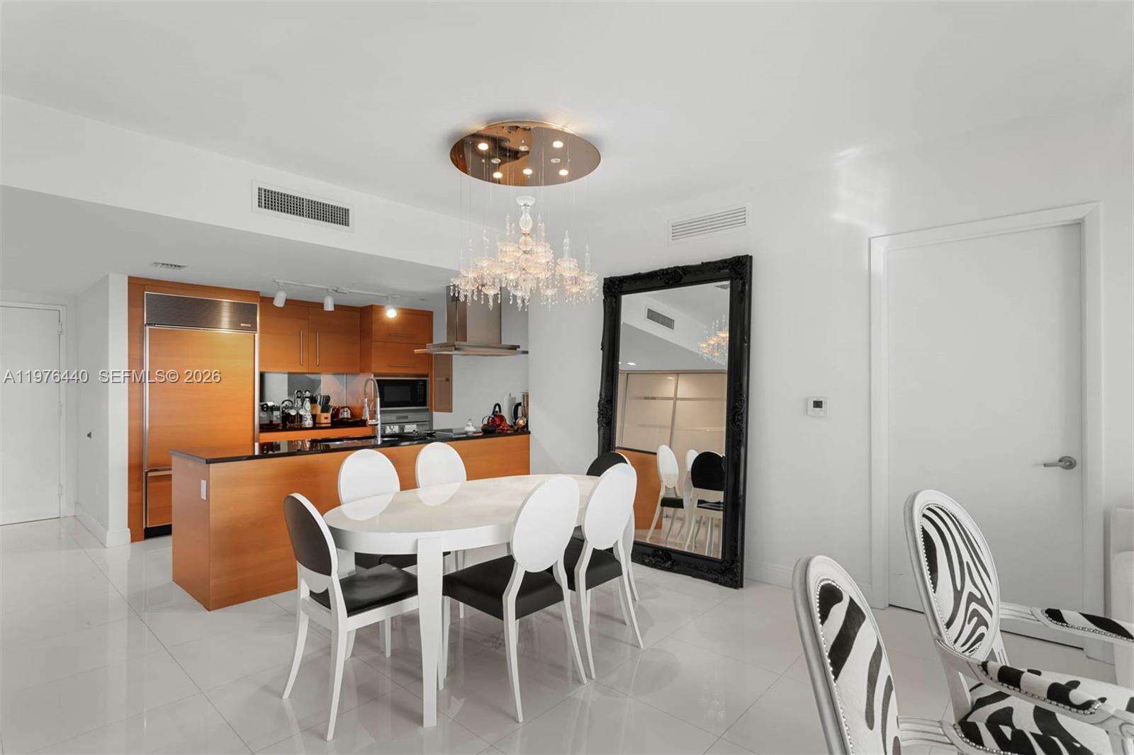 Icon Brickell 2 at 495 Brickell Ave, Miami, FL 33131 - For Sale photo 7