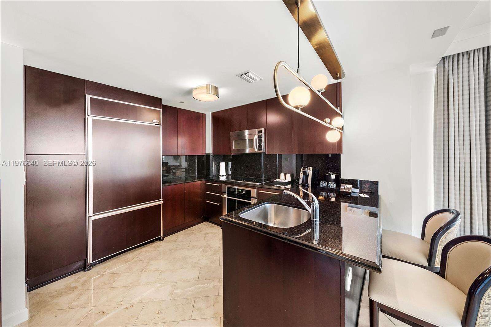 Fontainebleau 3 at 4391 Collins Ave, Miami Beach, FL 33140 - For Sale photo 9