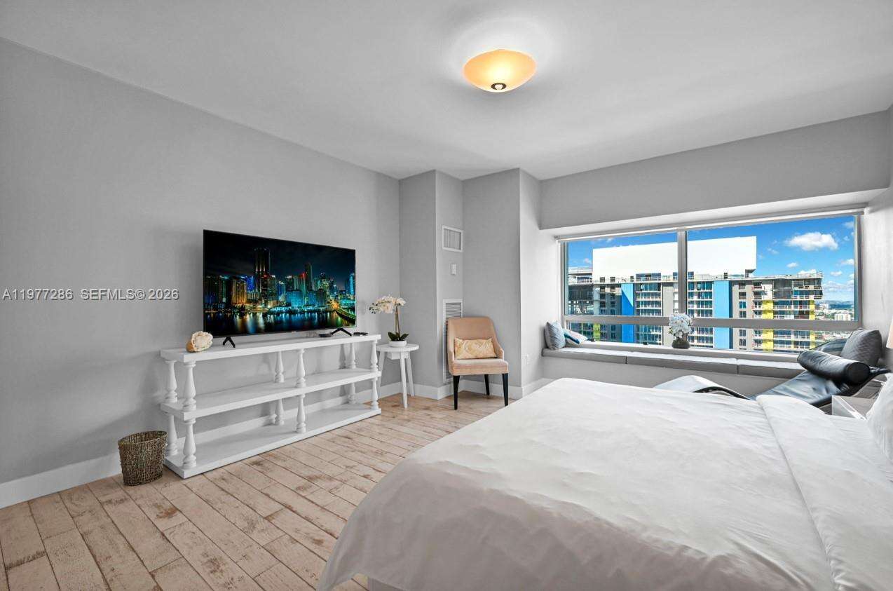 MILLENNIUM TOWER - 1435 Brickell Ave, Miami, FL 33131 | Picture 27