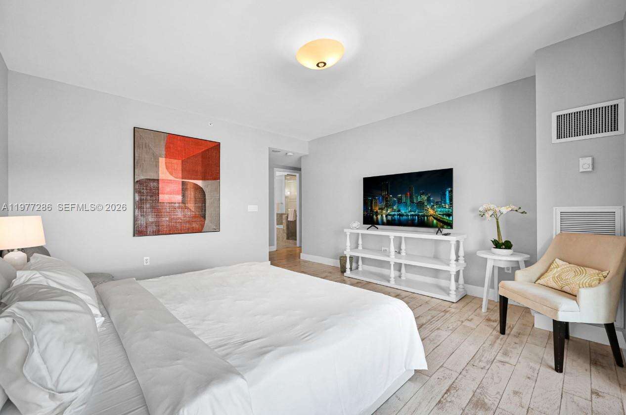 MILLENNIUM TOWER - 1435 Brickell Ave, Miami, FL 33131 | Picture 29