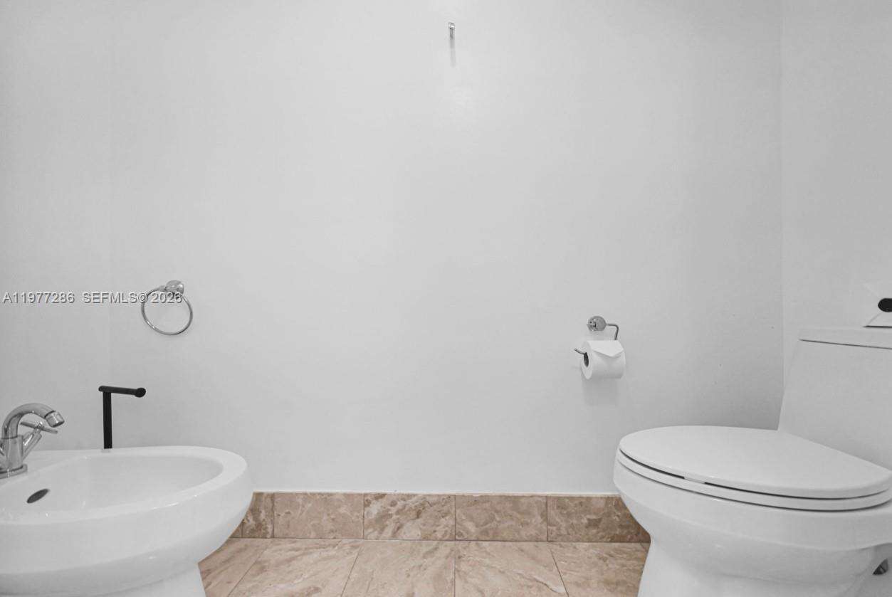 MILLENNIUM TOWER - 1435 Brickell Ave, Miami, FL 33131 | Picture 34