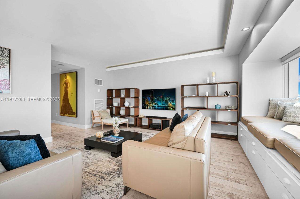 MILLENNIUM TOWER - 1435 Brickell Ave, Miami, FL 33131 | Picture 6