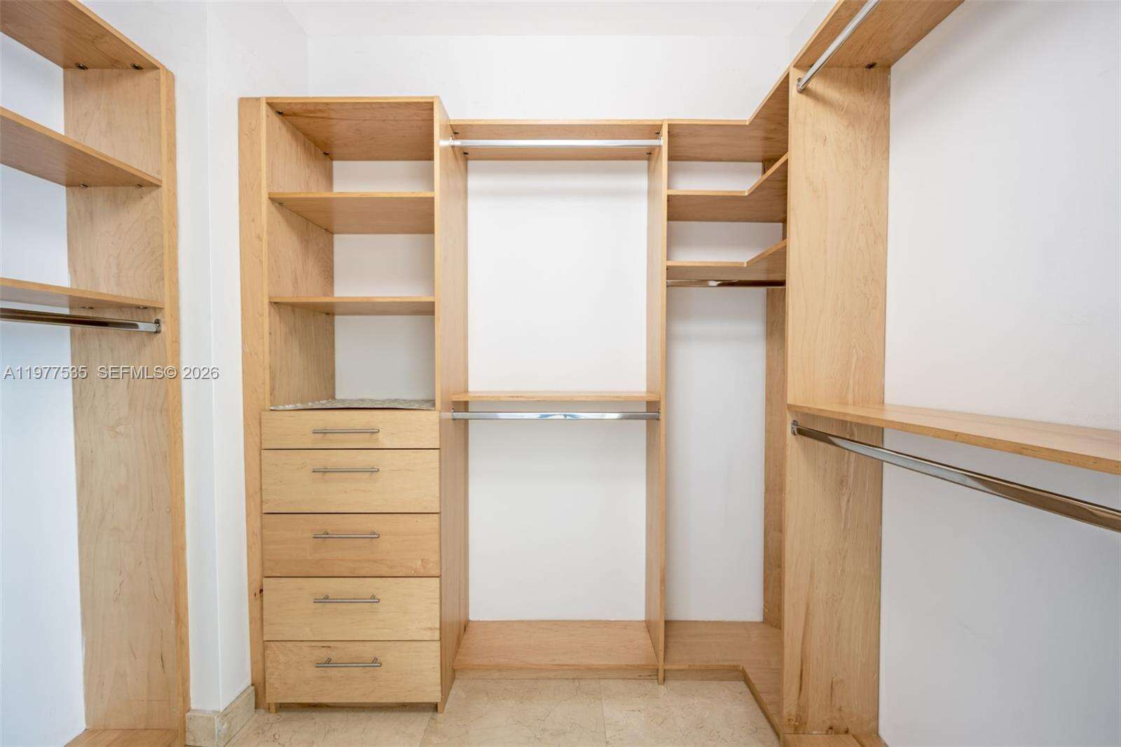 JADE RESIDENCES AT BRICKELL BAY - 1331 Brickell Bay Dr, Miami, FL 33131 | Picture 16