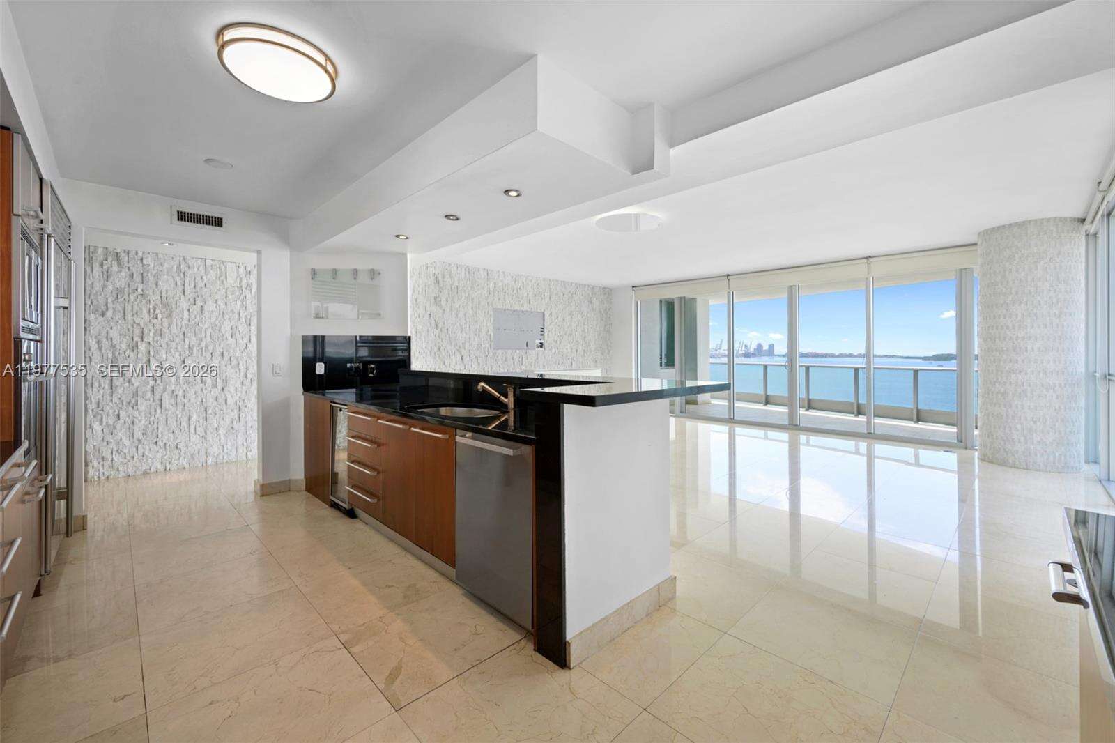 JADE RESIDENCES AT BRICKELL BAY - 1331 Brickell Bay Dr, Miami, FL 33131 | Picture 9