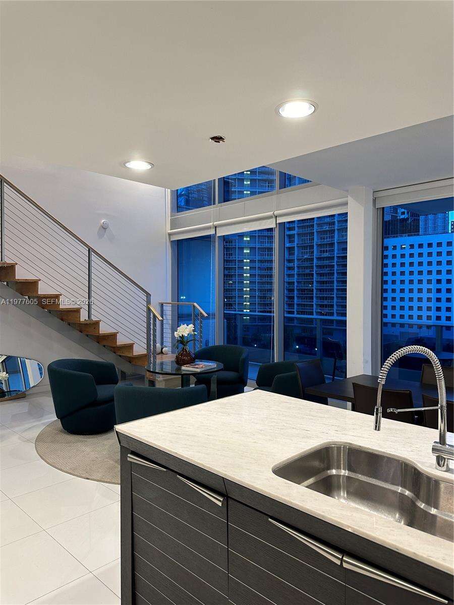 EPIC WEST - 200 Biscayne Blvd Way, Miami, FL 33131 | Picture 3